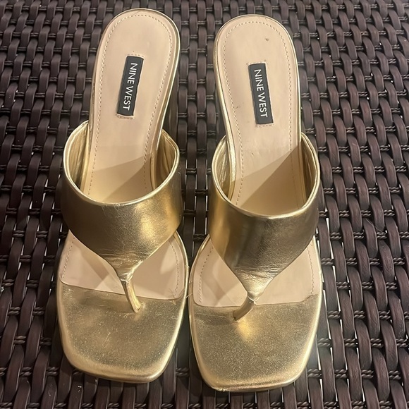 Nine West GoGo Sandals - Gold 8M - Picture 1 of 11